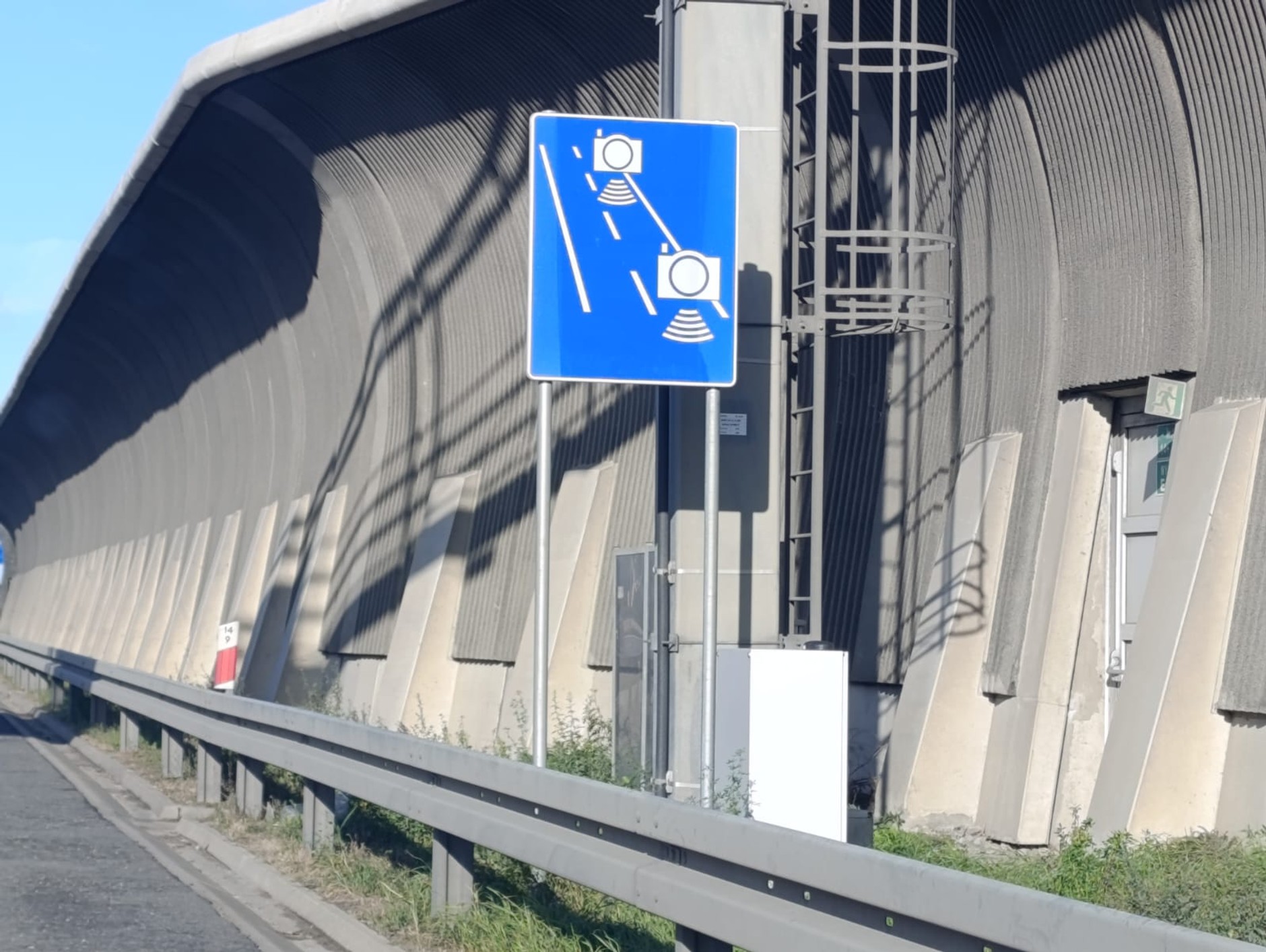 Znak informujący o wjeździe na OPP