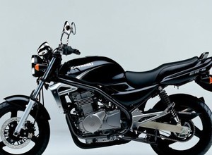 Kawasaki ER5: maszyna dla początkującego