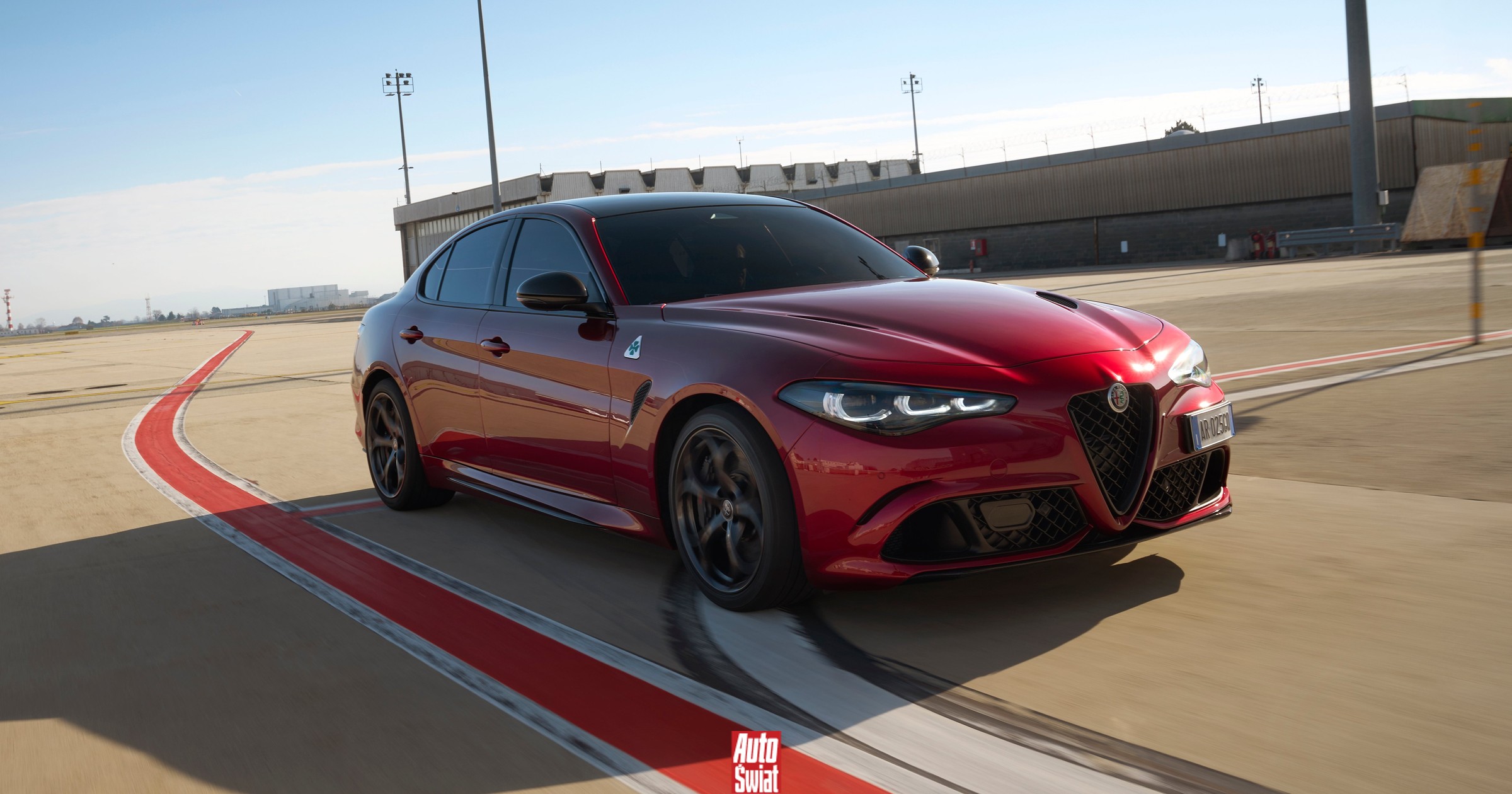 Wielki powrót silnika V6 w Alfach Romeo. I Giulia, i Stelvio dostały wersję Quadrifoglio Collezione