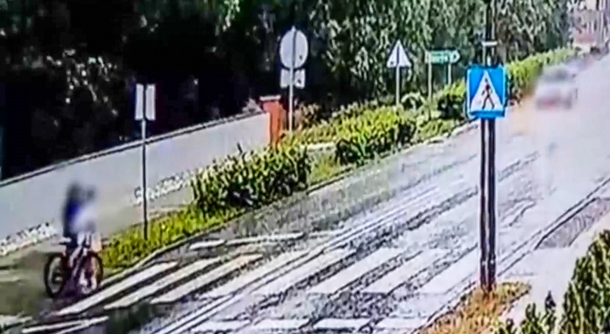 Nie ustąpił pierwszeństwa na pasach. Powinien stracić prawo jazdy a dostał tylko 1500 zł mandatu i 15 pkt karnych