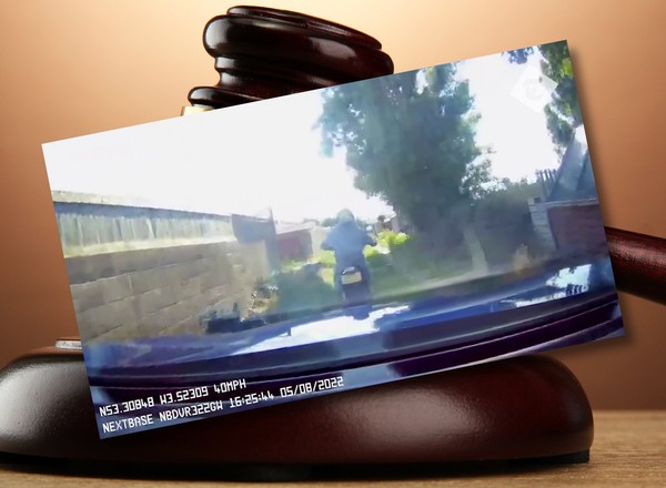 Emeryt chciał przejechać motocyklistę. Zdradziła go własna kamera [WIDEO]