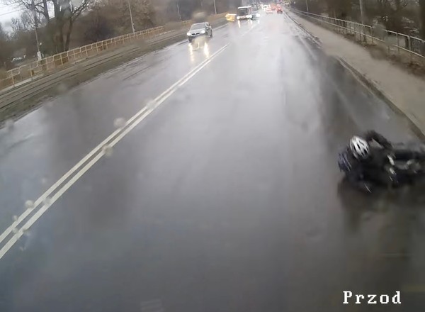 Kierująca autobusem wykazała się refleksem. Uratowała życie rowerzyście [WIDEO]