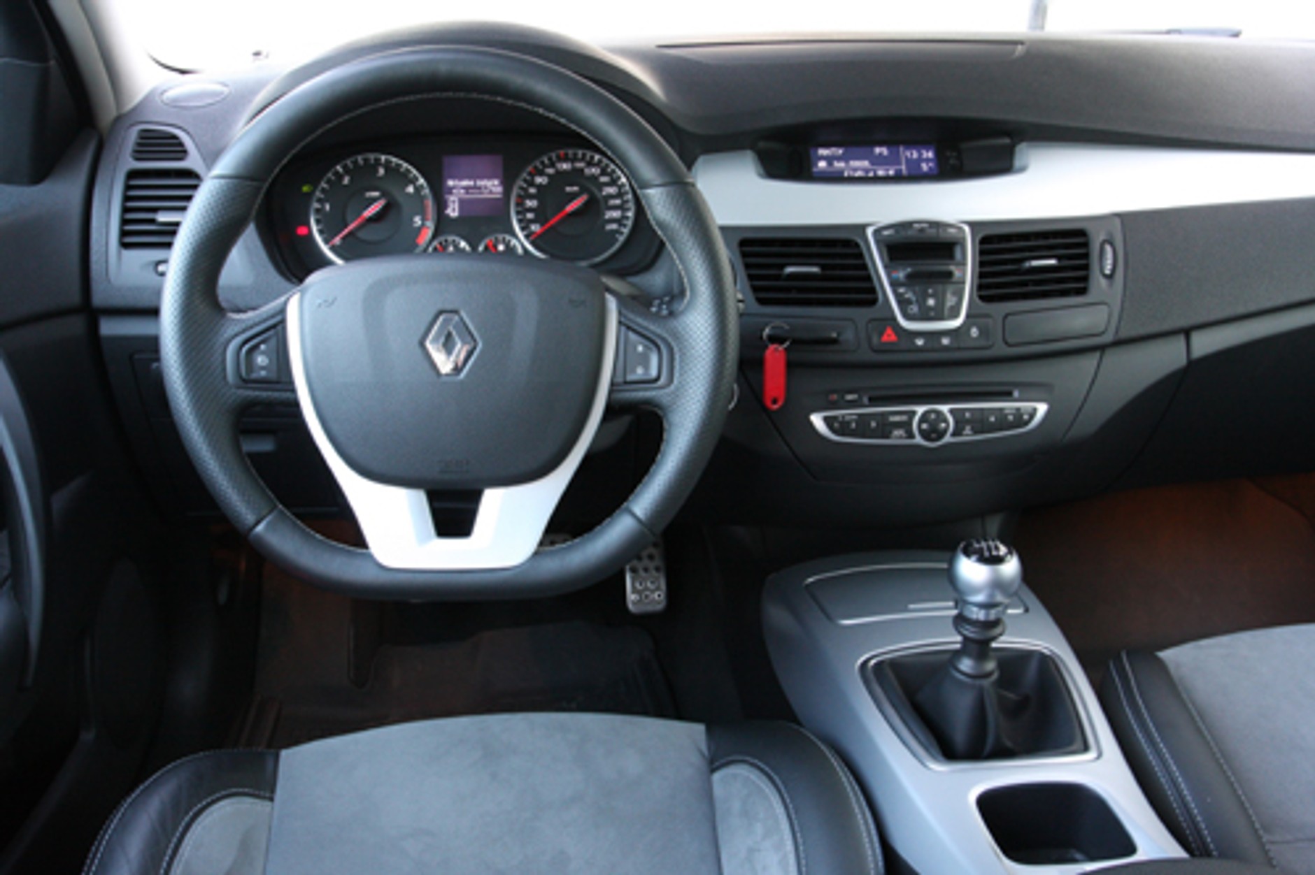 Renault Laguna GT 2.0 dCi - GT to nie tylko pusty slogan