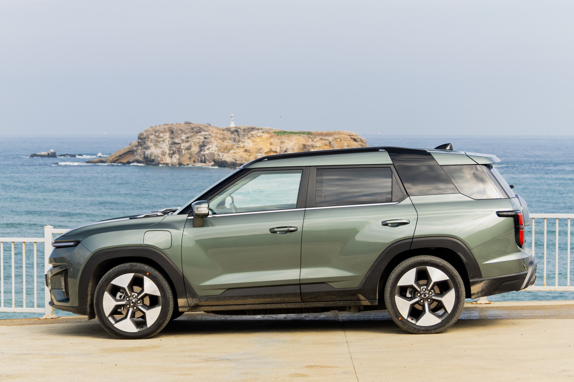 SsangYong Torres EVX