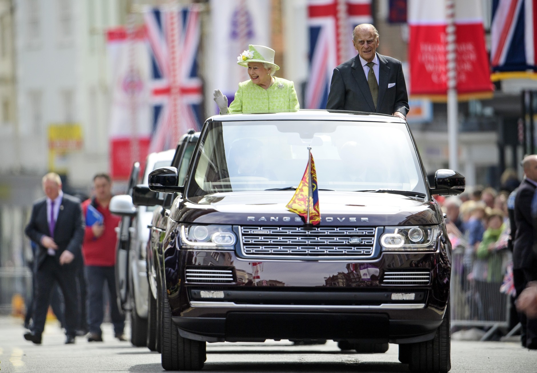 Królowa i Książę Edynburga podczas parady w 2016 r.