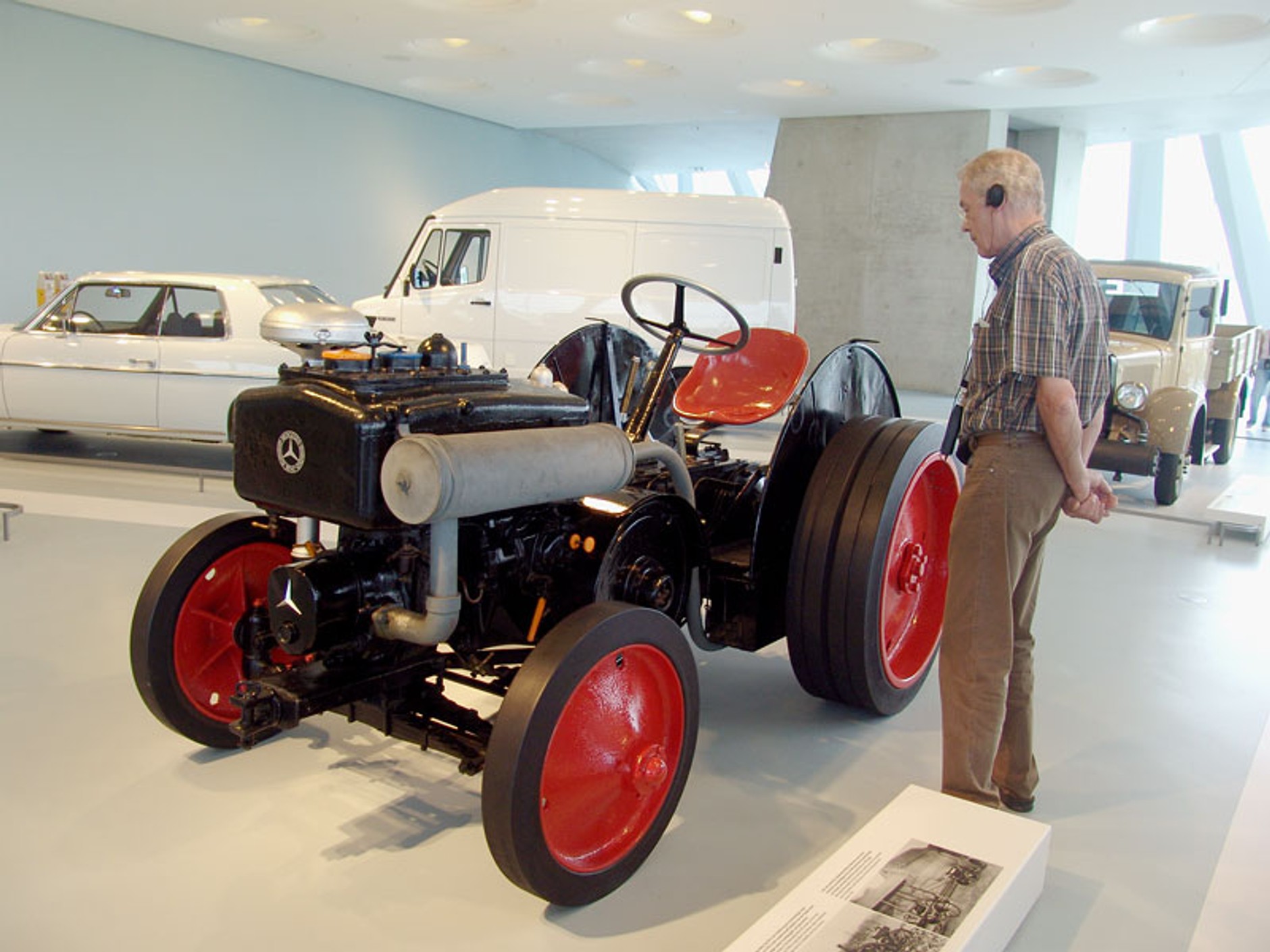 Mercedes-Benz Muzeum: 120 lat historii na 9 piętrach - 1. część (galeria)