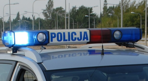 Wyprzedzał aż pięć aut na podwójnej linii ciągłej. Na oczach policji