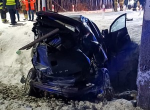 Auto utknęło na przejeździe kolejowym. Matka z córką nie miały szans z pociągiem