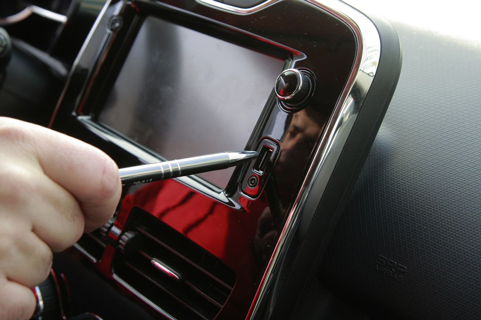 Auto Świat Test Team: czytelnicy testują Peugeota 208 i Renault Clio