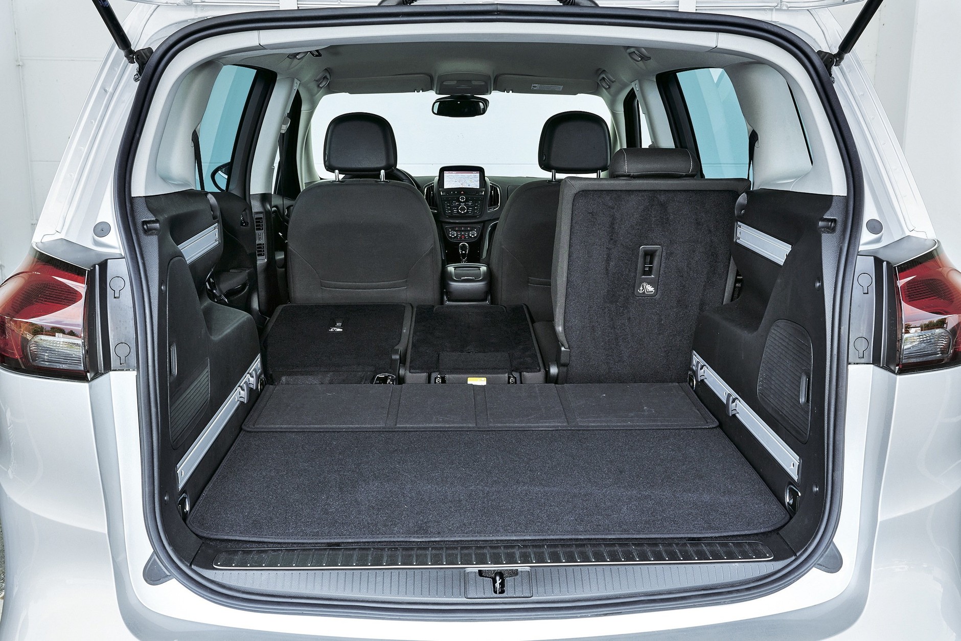 BMW 218d Gran Tourer i Opel Zafira Tourer 1.6 CDTI