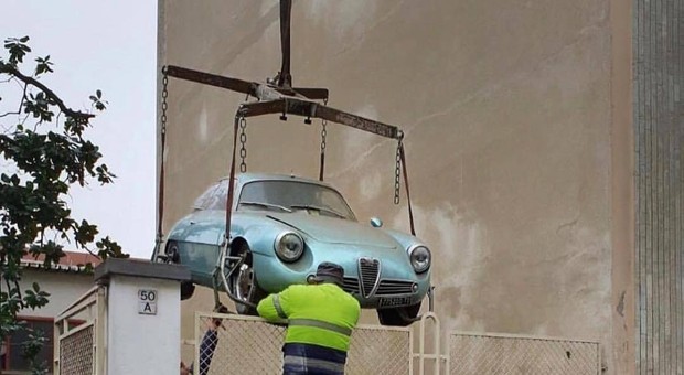 Po 35 latach znaleziono w piwnicy rzadki model Alfa Romeo Giulietty