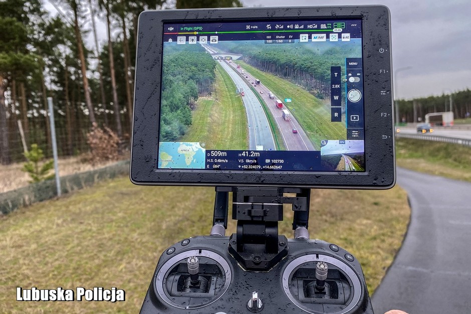 Policja łapała kierowców na A2 dronami