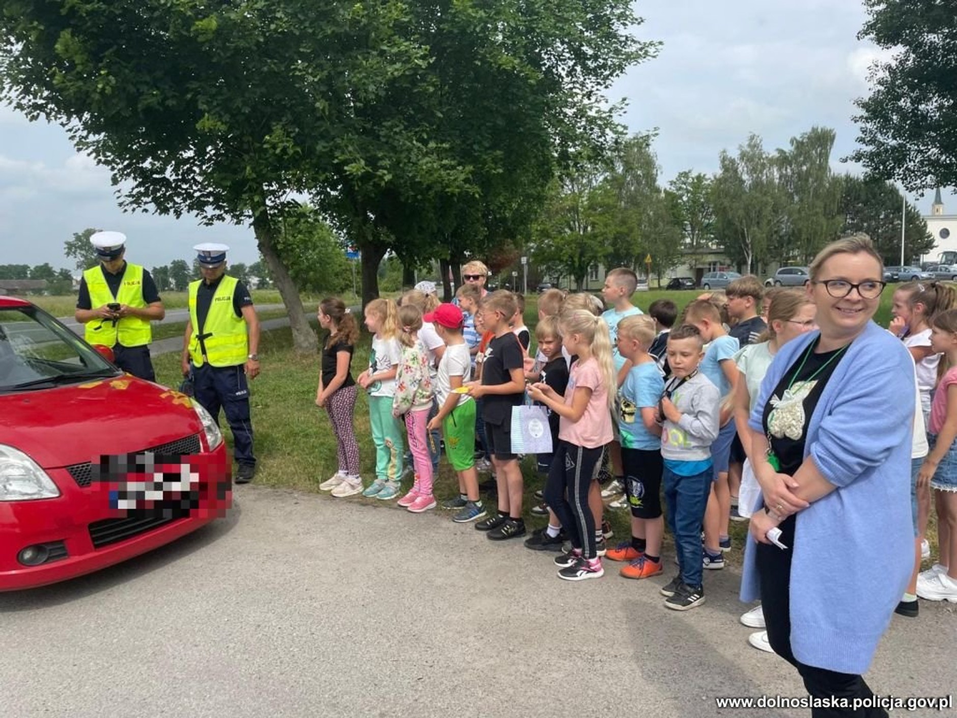 Policjanci prowadzili nietypową akcję. Wręczali cytryny