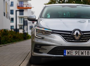 Renault Megane GrandCoupe zaskakiwało ceną. Teraz jest jeszcze lepiej, bo dostało diesla