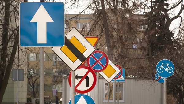 Znaki drogowe w Polsce