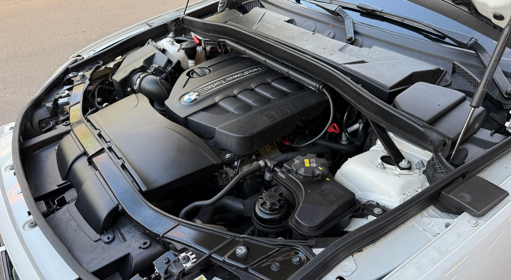 BMA X1 z ogłoszenia – komora silnika