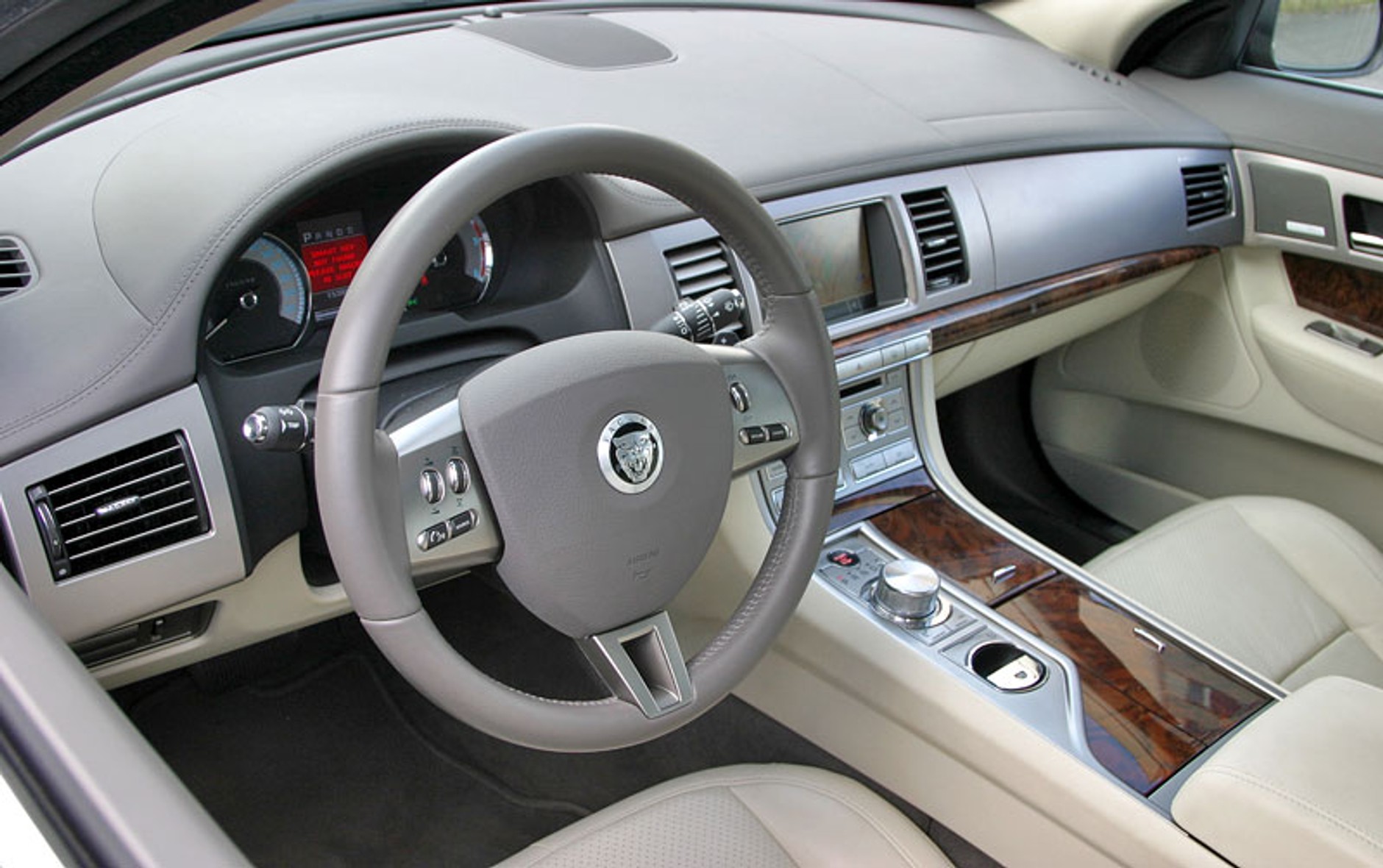 Jaguar XF – pierwsze wrażenia