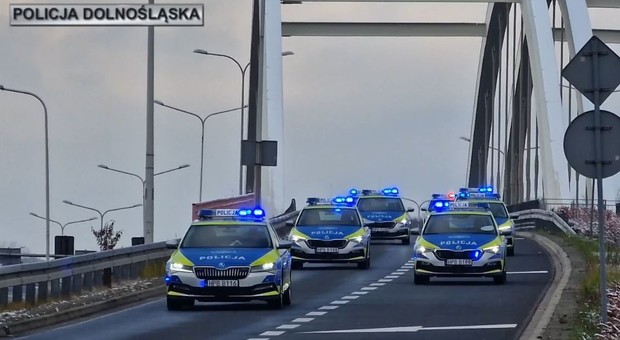 Nowoczesne pojazdy dla Policji we Wrocławiu i Legnicy