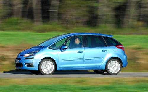 Auto 1 w Polsce