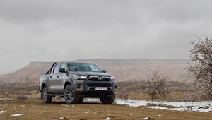 Toyota Hilux dostała nowy napęd. Jest najnowocześniejszy i może być najlepszy. To diesel