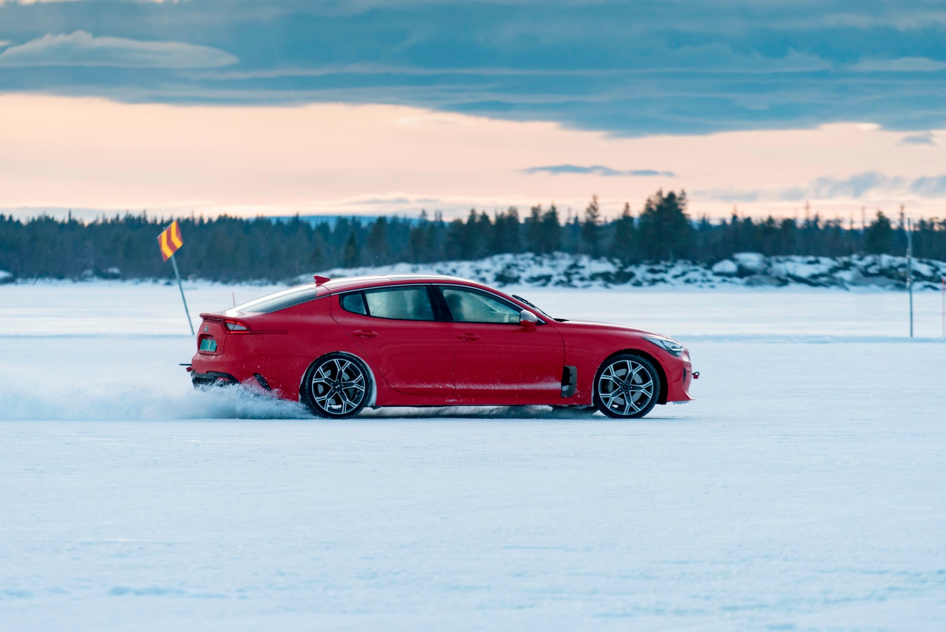 Kia Stinger – testy zimowe w Laponii