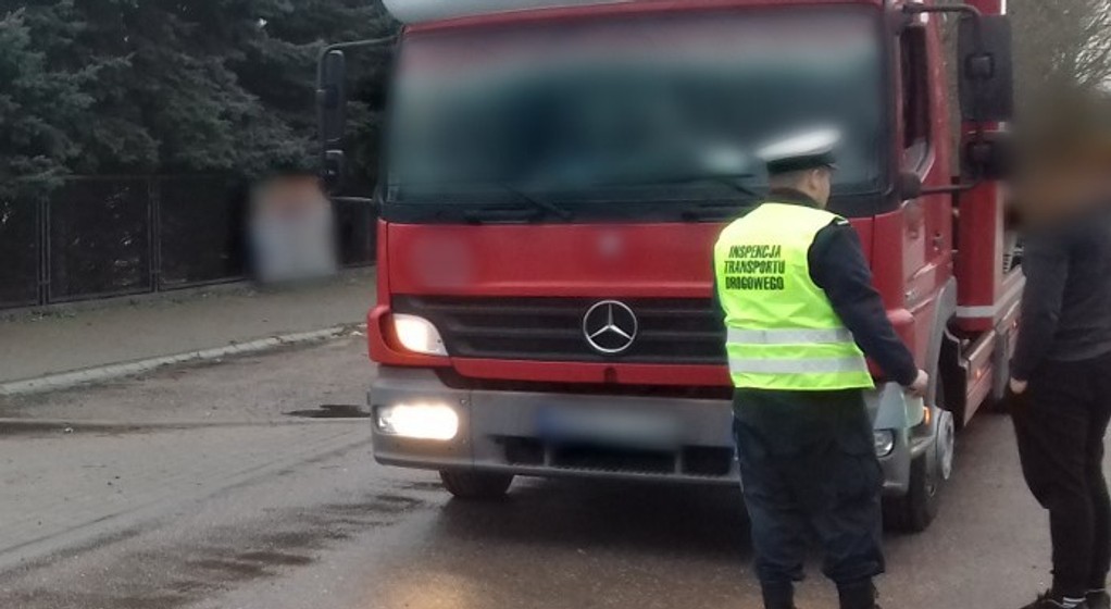 Kierowca litewskiej ciężarówki za niezarejestrowanie ponad 100 przebytej trasy na trzy miesiące stracił prawo jazdy