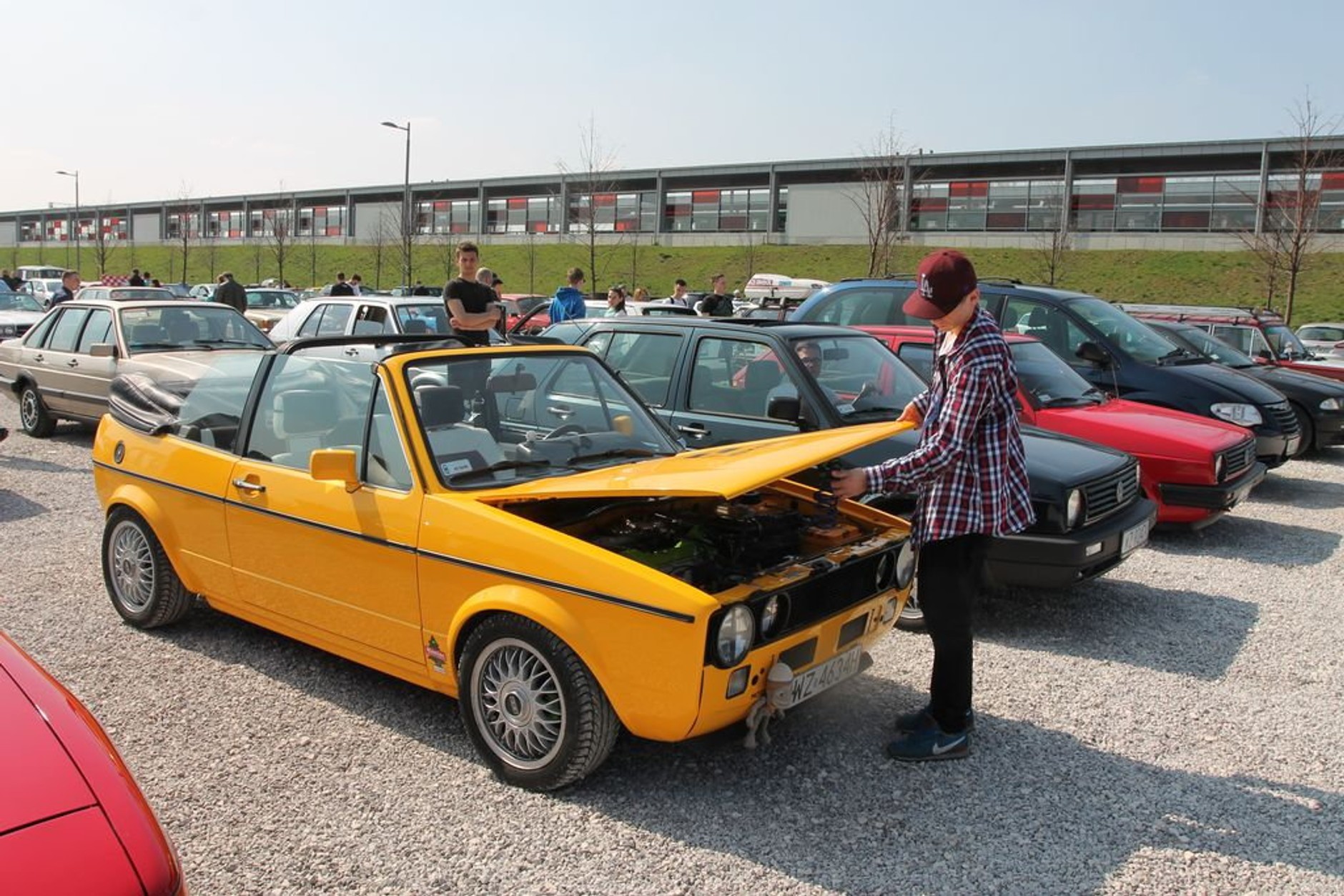 Youngtimer Warsaw 2015 - parada pod Stadionem Narodowym