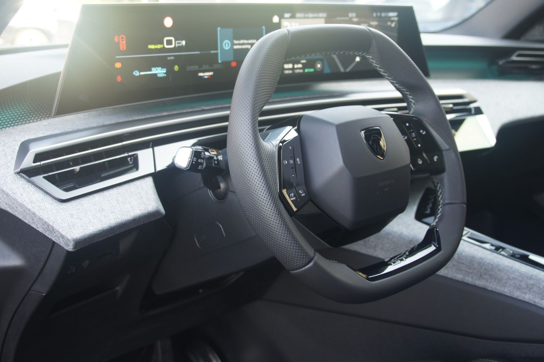 Peugeot E-5008 w pierwszym teście