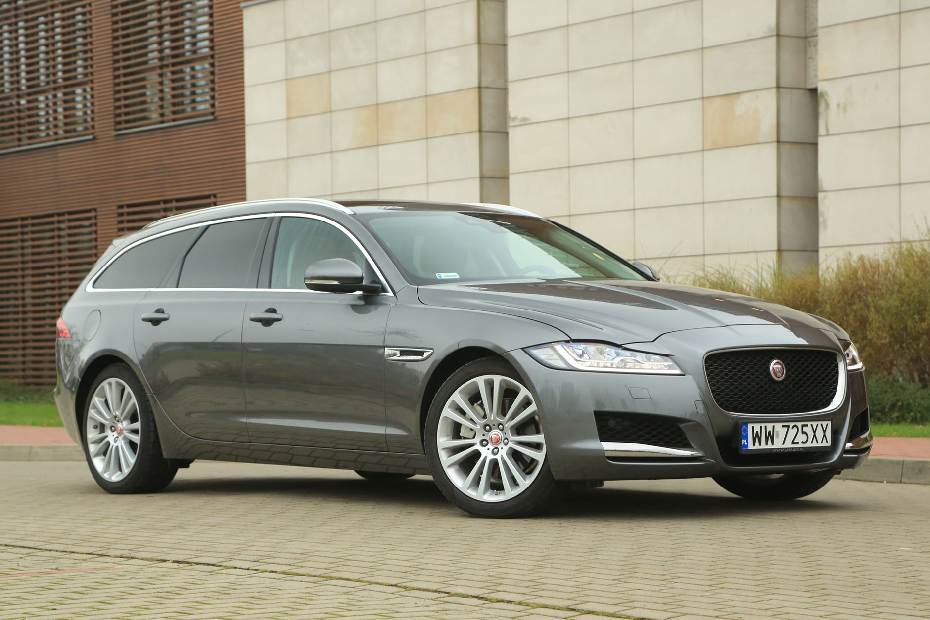 Jaguar XF Sportbrake - ładny, zwinny i rodzinny