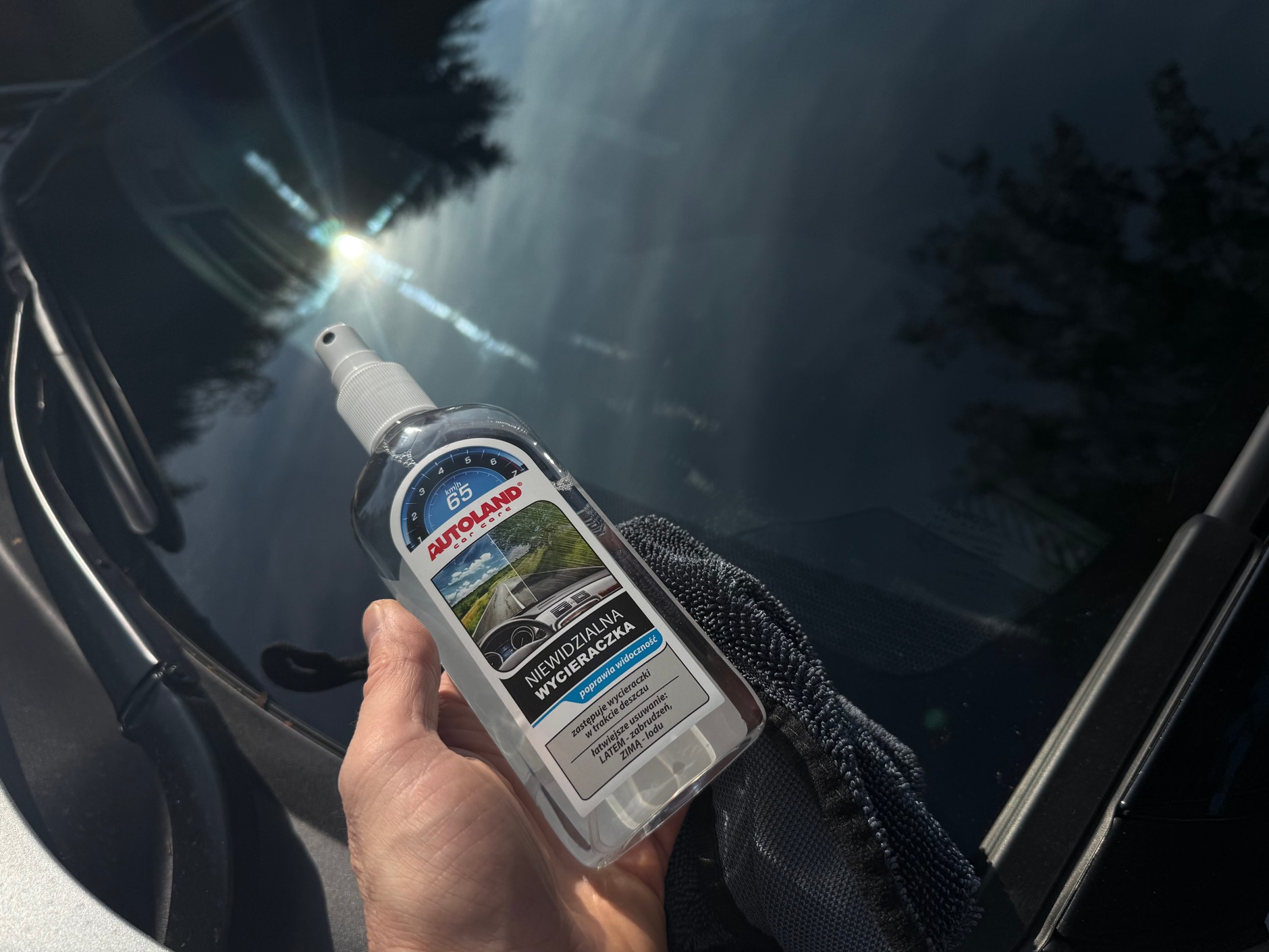 Niewidzialna wycieraczka ma poprawiać komfort jazdy w czasie deszczu