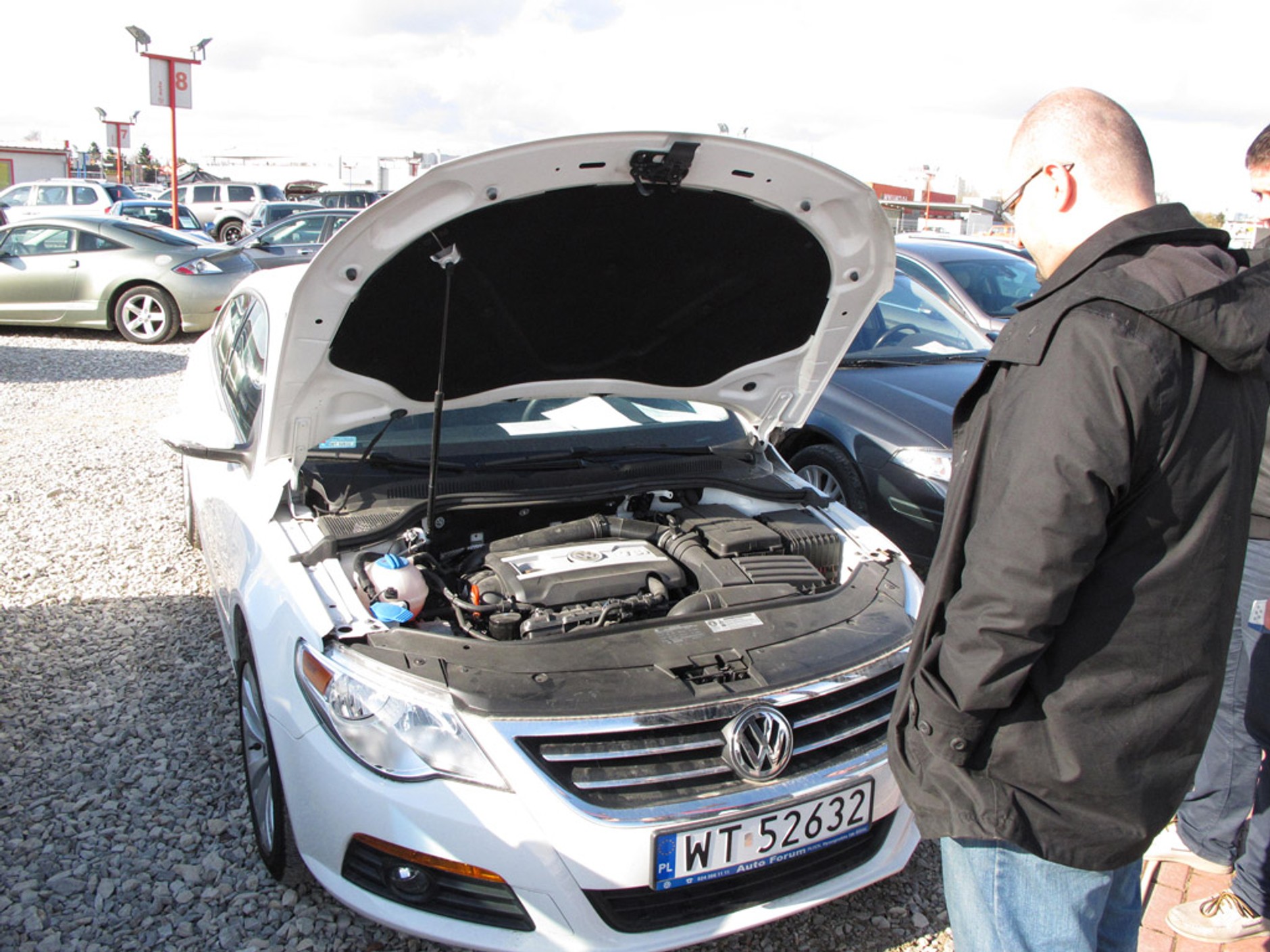 Szukamy aut z ogłoszenia: Passat CC bez przebiegu ale bity