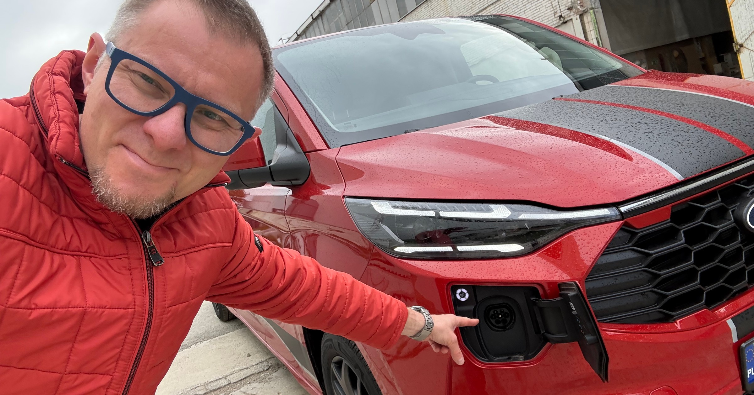 Oto Ford Transit Custom z hybrydą plug-in. Zaskakujący napęd