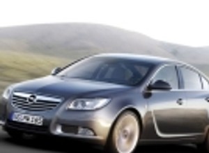 Nadjeżdża Opel Insignia