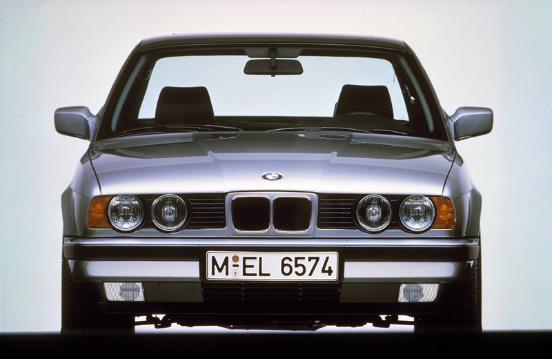 BMW serii 5 – sześć generacji, mnóstwo zdjęć
