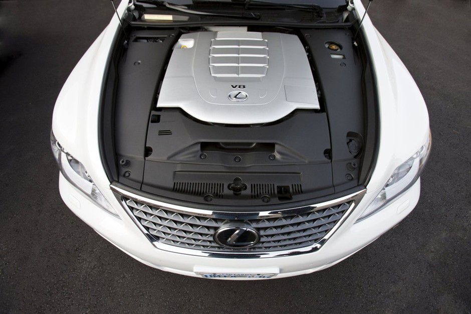 Lexus LS