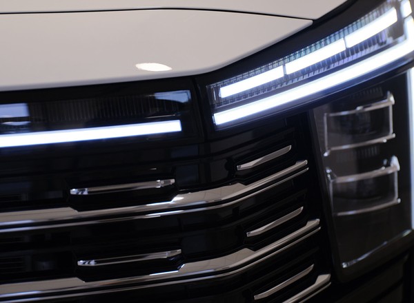 JAC JS8 Pro płynie do Polski. W Rosji ten chiński SUV będzie Moskwiczem 8