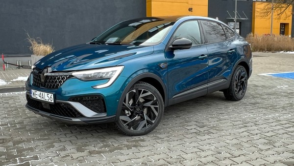 Renault Arkana E-Tech. Francuski, hybrydowy crossover z jedną denerwującą cechą