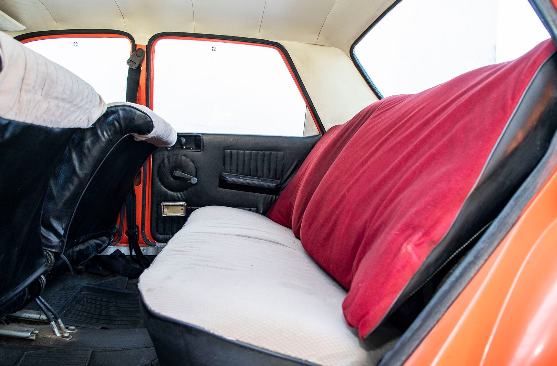Skoda 105 L kontra Dacia 1300 - niedyskretne uroki wschodu