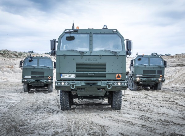 Jelcz będzie woził HIMARS-y. Podpisano umowę na 59 pojazdów