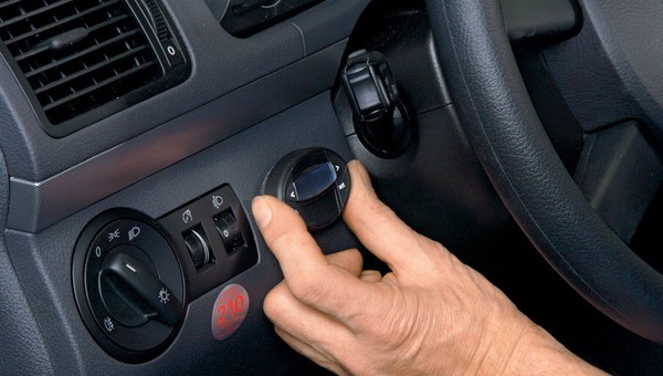 Nawet o dwa litry paliwa więcej! Ile kosztuje włączenie różnych funkcji w aucie?