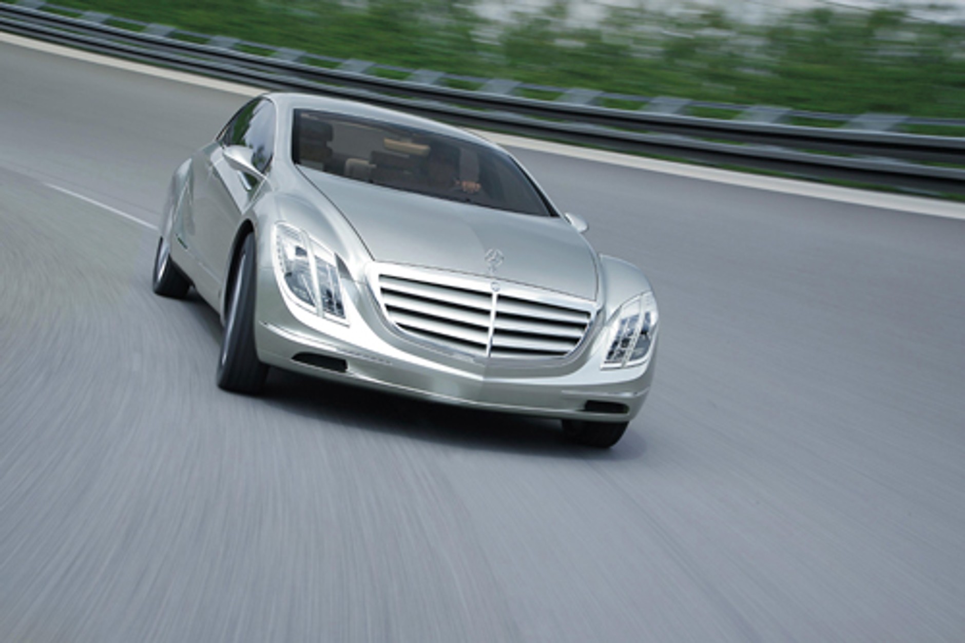 Mercedes F 700 - Jazda w przyszłość