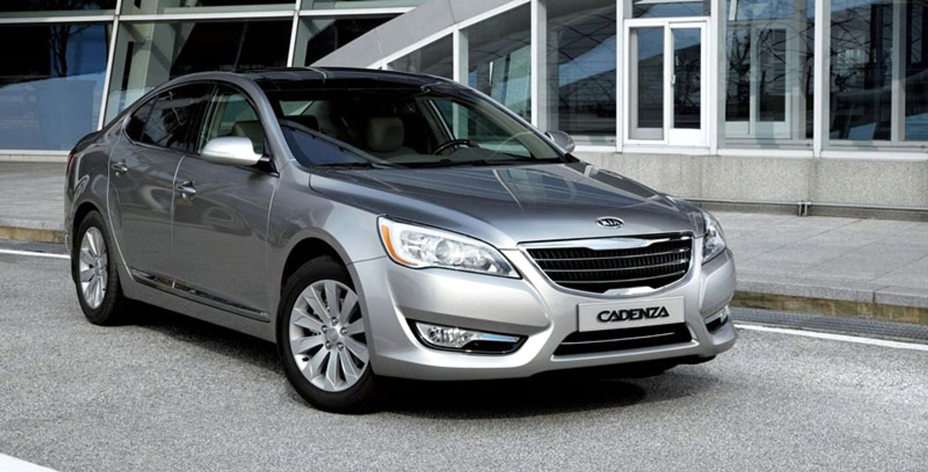 Kia Cadenza: koreańska limuzyna gotowa do sprzedaży