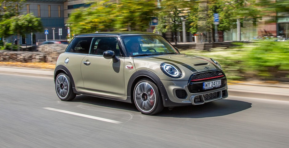 Mini Cooper 2.0 JCW - imponuje jazdą, wyglądem i ceną