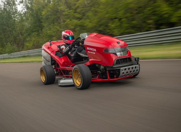 Honda Mean Mower V2 – najszybsza kosiarka na świecie