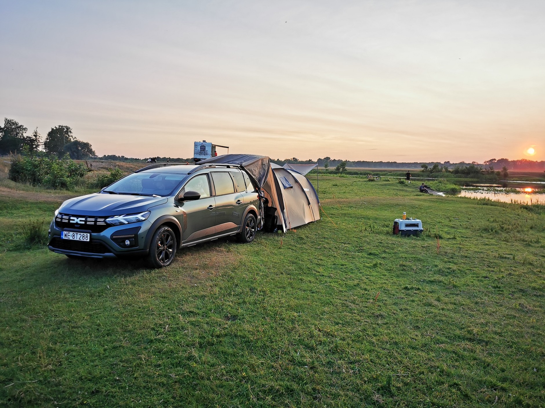 Dacia Jogger Extreme ECO G-100 LPG z wyposażeniem kempingowym