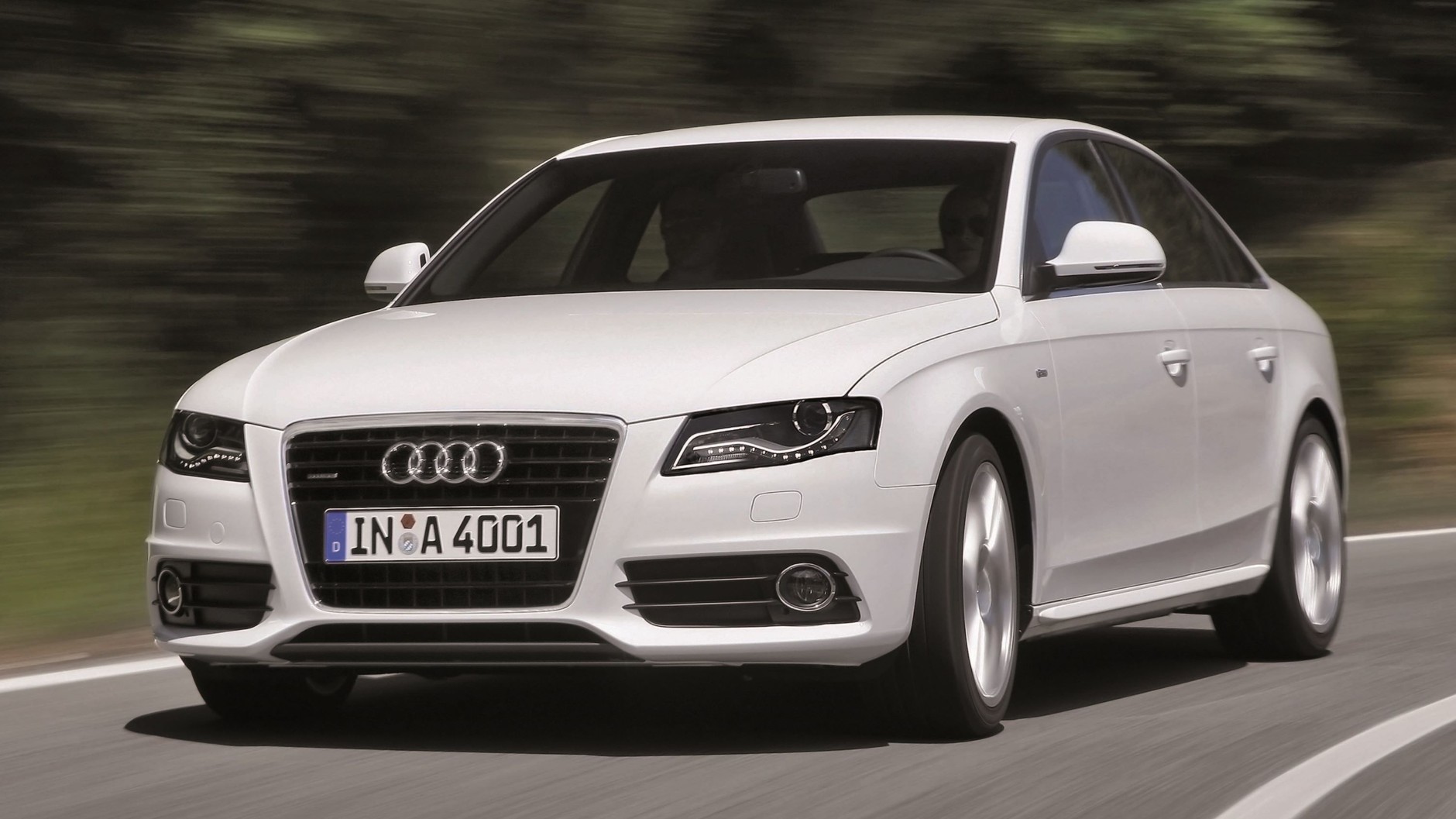 Audi A4: najczęściej rejestrowane w Polsce importowane używane auto premium w okresie styczeń-maj 2024 r. (na zdjęciu generacja B8 z lat 2007-2015)