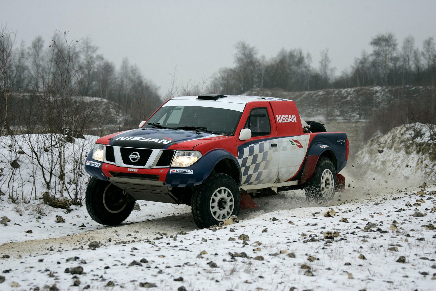 Rajd Dakar 2011: Nani Roma w Nissanie Krzysztofa Hołowczyca (galeria Rallyworld©Willy Weyens)