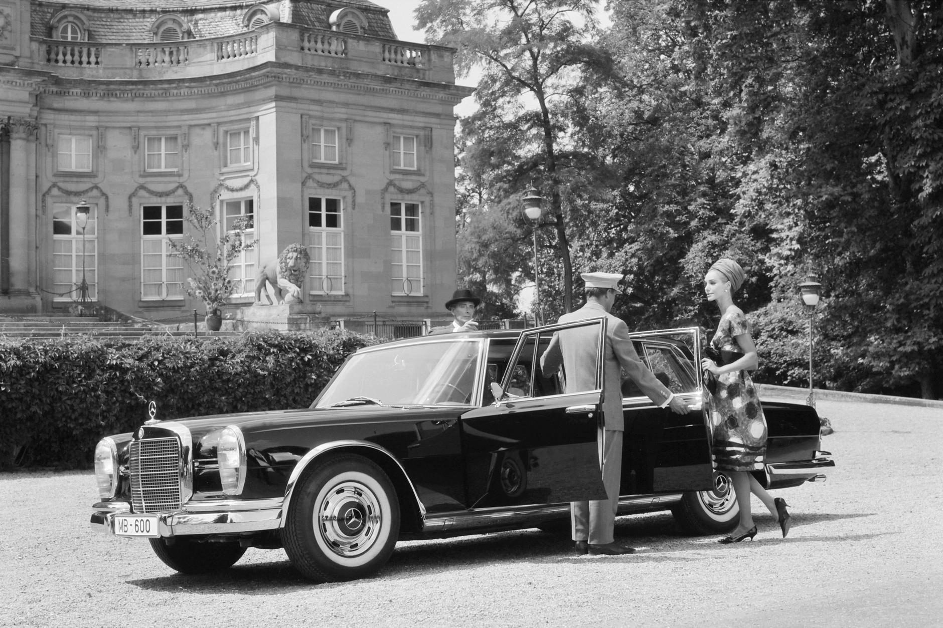 Mercedes 600 W100