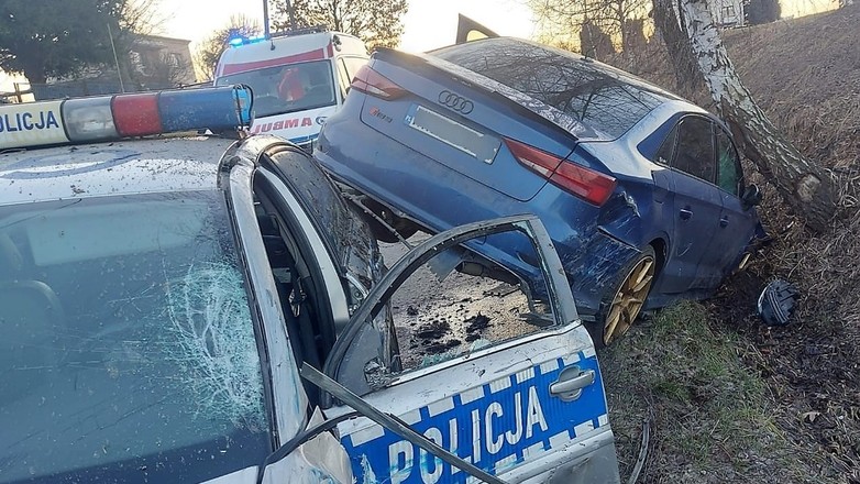 Pościg policyjny za audi