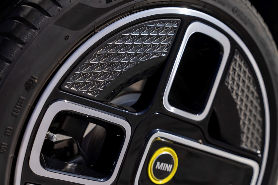MINI Cooper SE Cabrio (2023 r.)